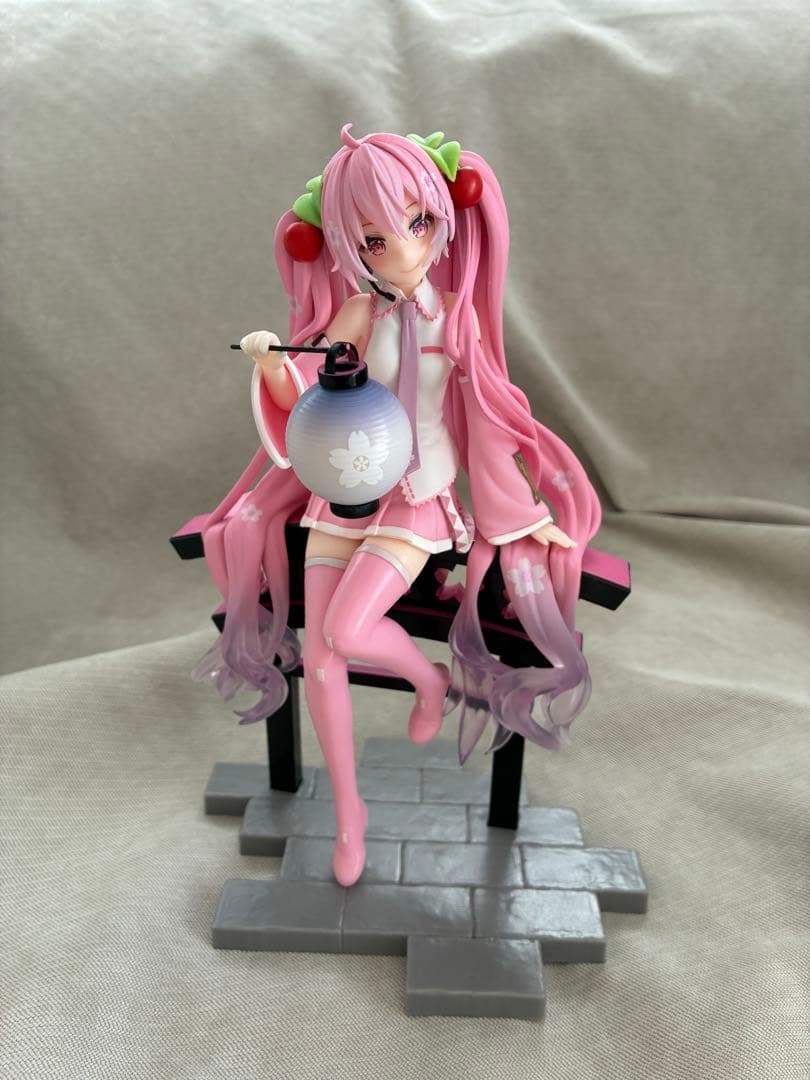 桜ミク AMP＋ 桜提灯ver. フィギュア 初音ミク