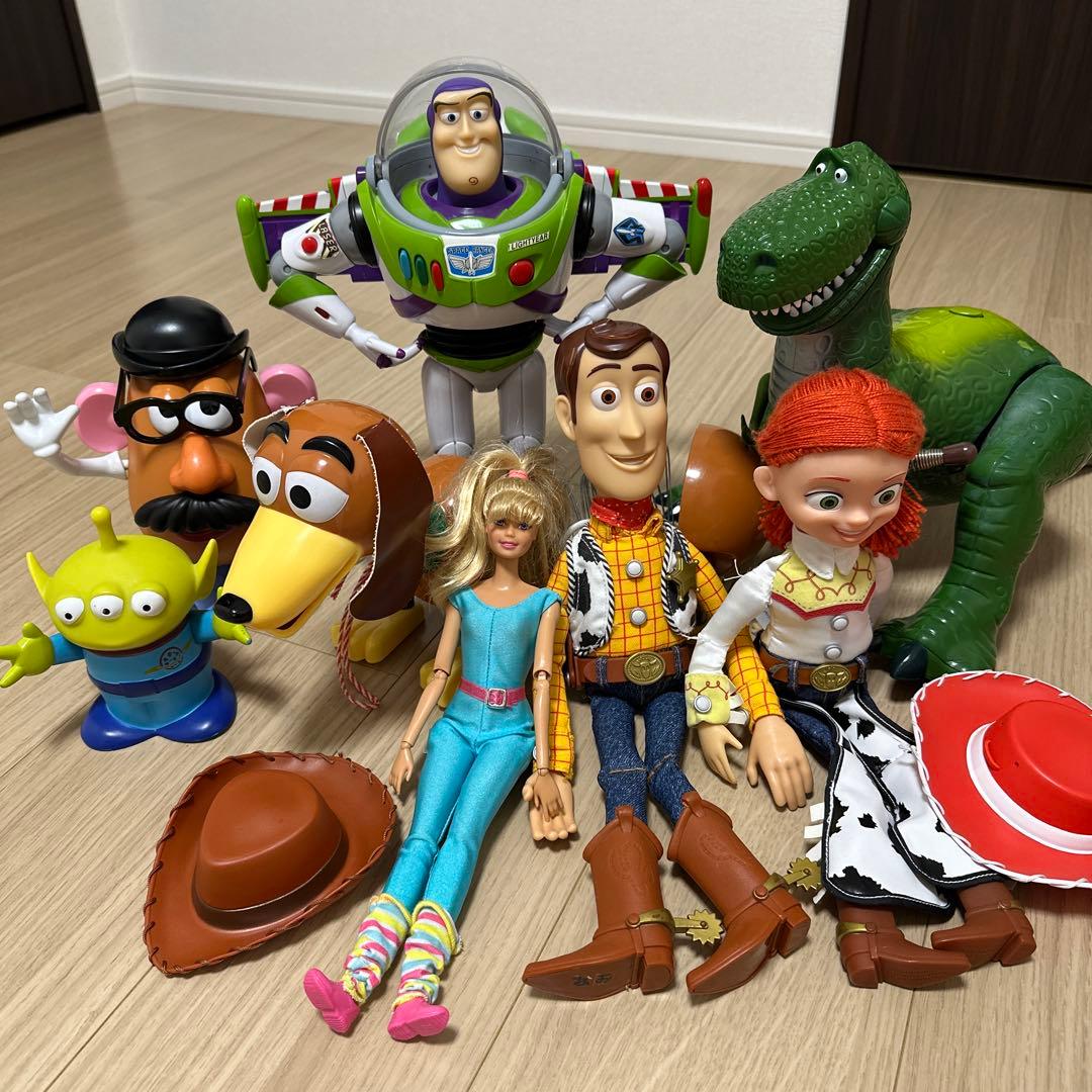 トイストーリー フィギュアセット ウッディー バズ ピクサー
