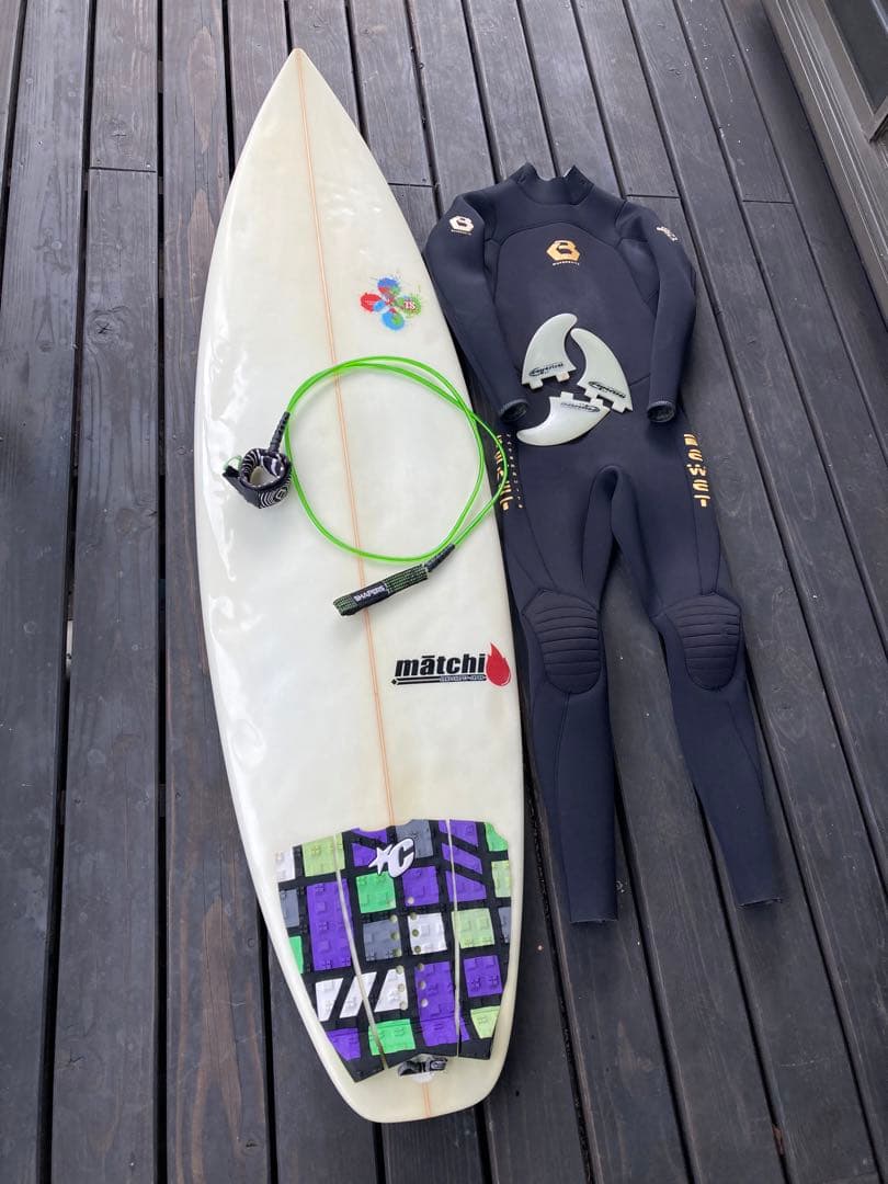 サーフィンセットTSSCサーフボード5.9、フィン、リーシュ付☆ウエットおまけ☆