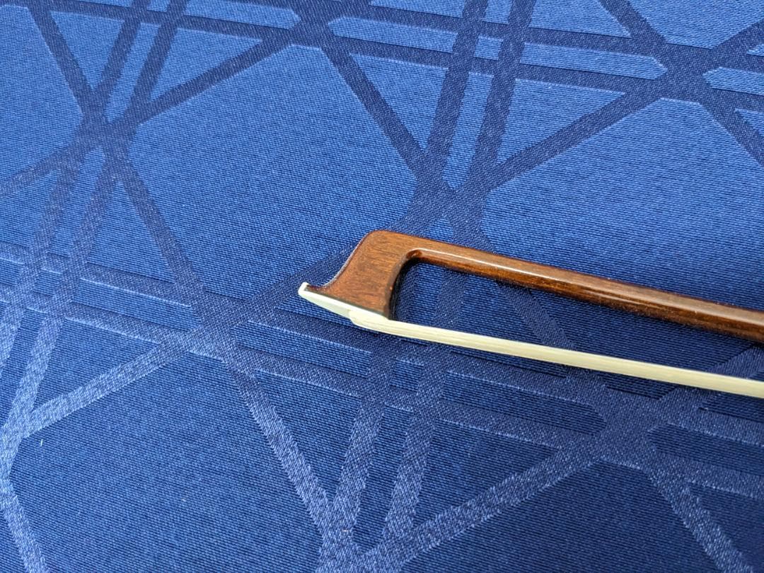 バイオリン弓4/4サイズ　ネジがいい感じ