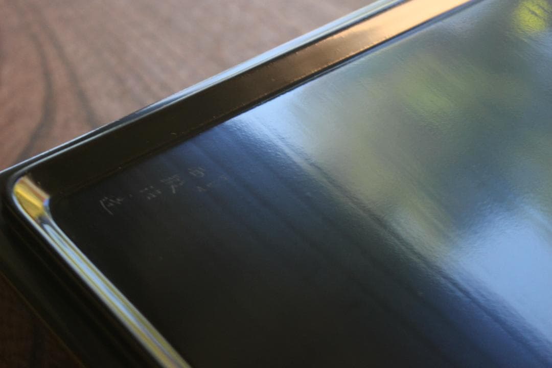 デッドストック！上質内朱黒漆に極上菊沈金の映える台付輪島塗二段重（検重箱お重