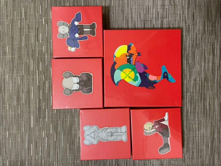 KAWS ジグソーパズル 全5種類セット カウズ　パンフ紙袋付