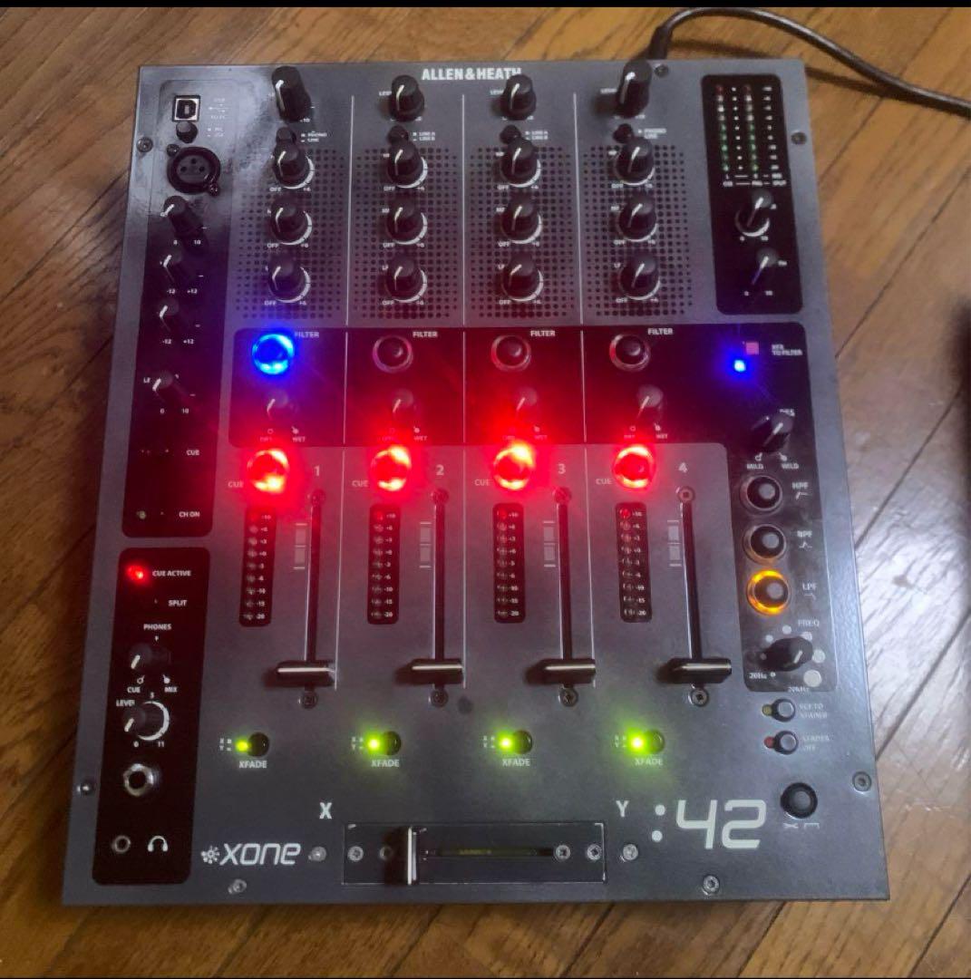 Allen & Heath Xone:42 DJミキサー