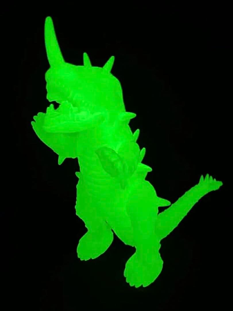 ■日東 バルゴン 蓄光 ソフビ / マルサン