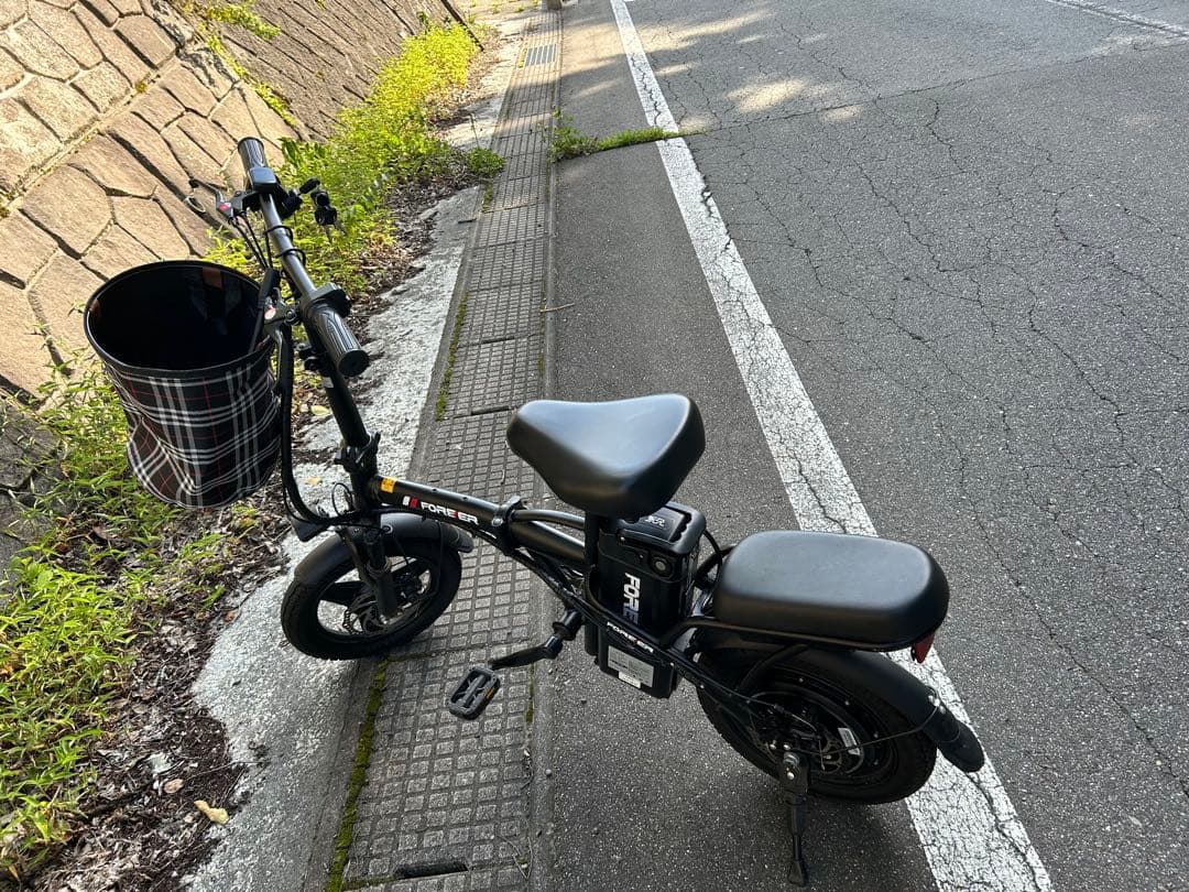 2024電動アシスト自転車　アクセル付　ひねちゃ　モペット　折り畳み可EBIKE