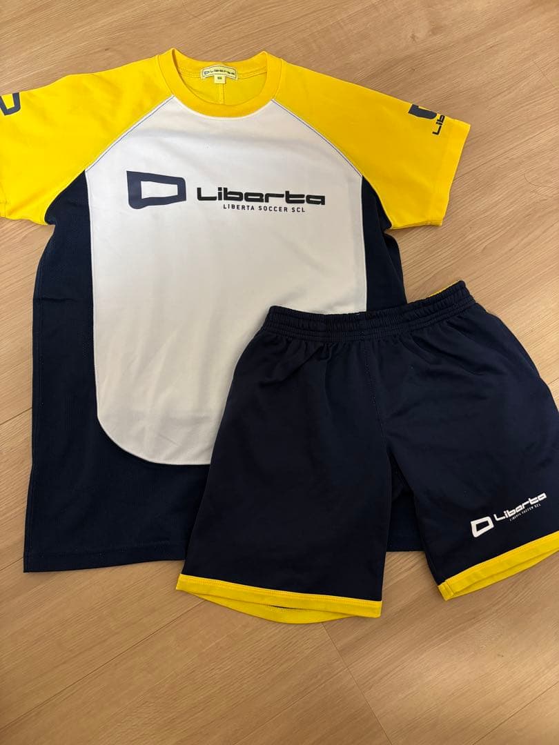 リベルタサッカースクール　ユニフォーム　160 美品