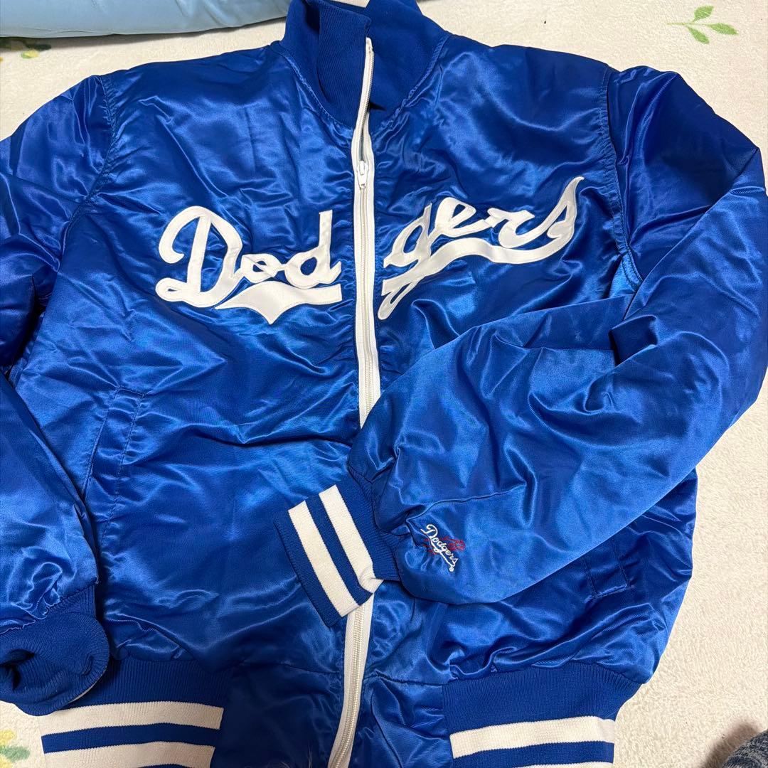 Dodgers サテンジャケット 青