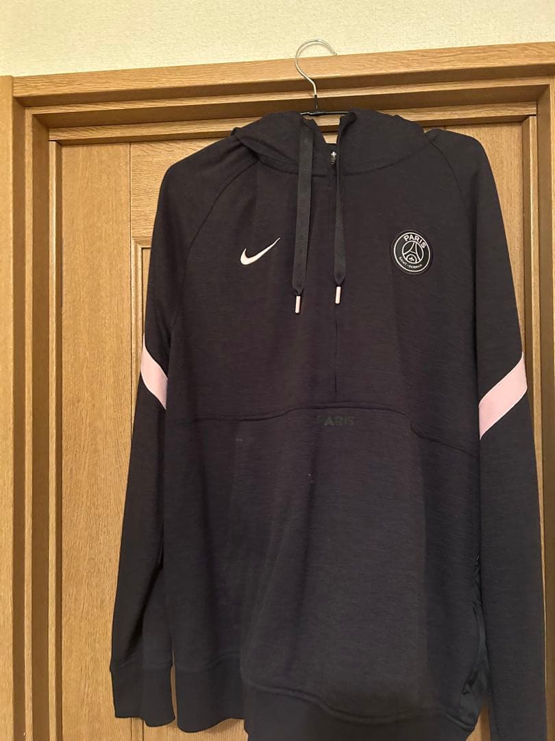 【正規品】パリサンジェルマン ナイキ パーカー 新品 黒 Xl