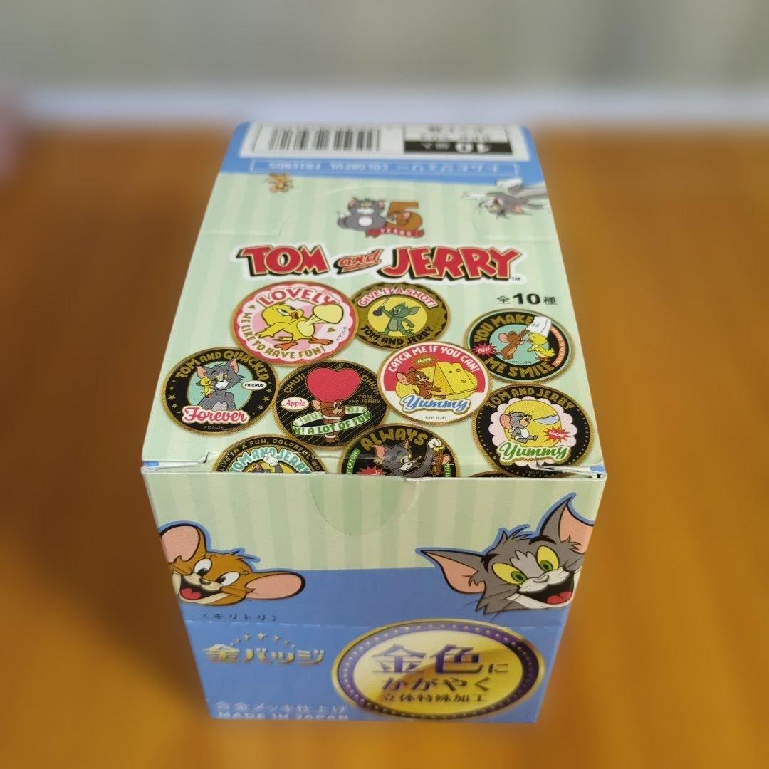トムとジェリー COLORFUL FRIENDS 金バッジです。 新品未開封品。