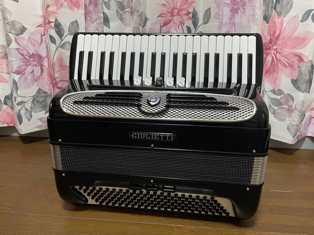 GIULIETTI アコーディオン ブラック　M52