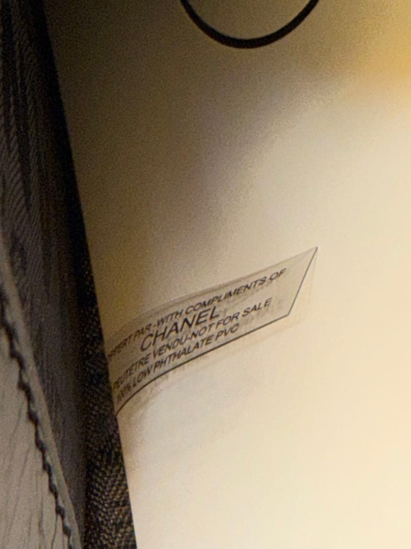 CHANEL VIP 非売品 キルト スマホショルダーケース