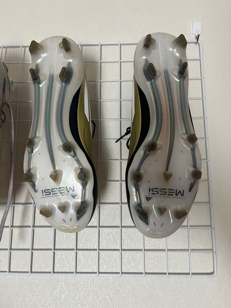 adidas F50 メッシモデル ゴールド/ブラック