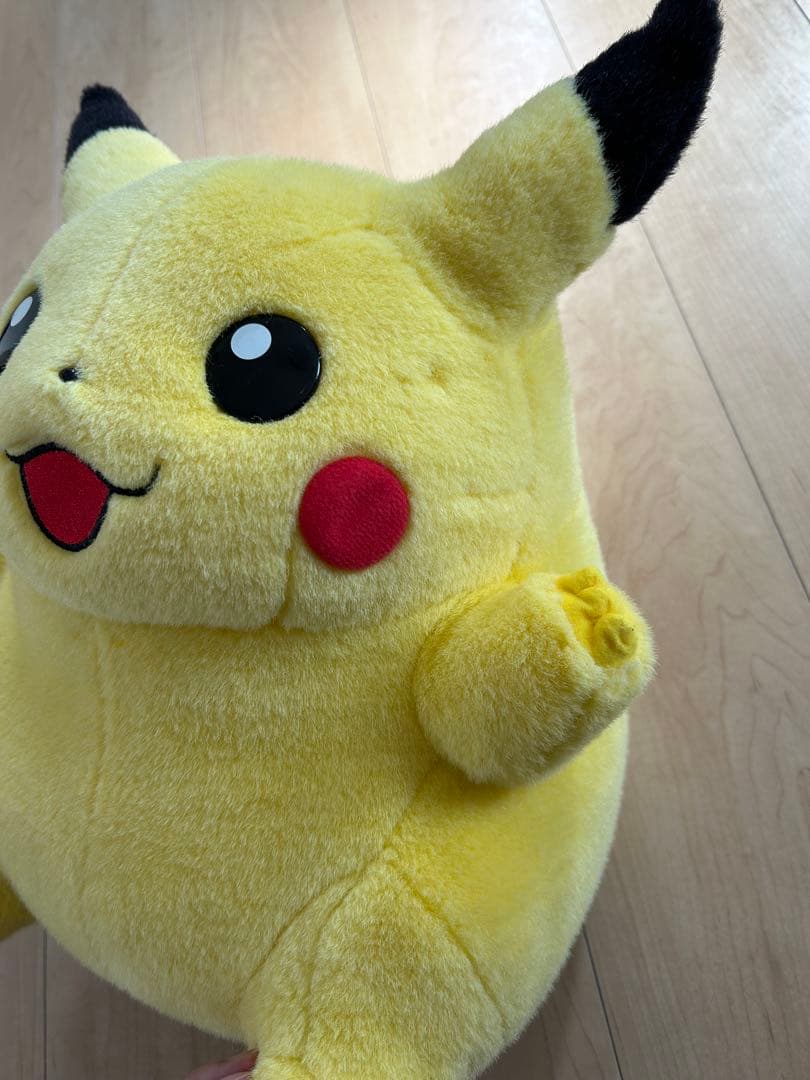 2月４日、５日限定でお値下げ中 TOMY ピカチュウ ぬいぐるみ ポケモン