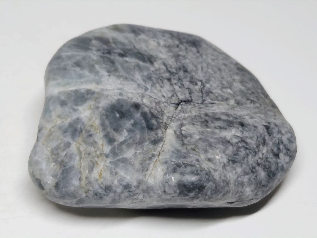 糸魚川159 翡翠 131g ヒスイ 原石 鑑賞石 自然石 誕生石 鉱物 鉱石