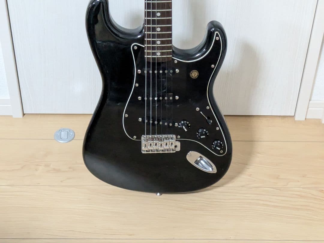 Squier Stratocaster ブラック　ソフトケース付　フェンダー