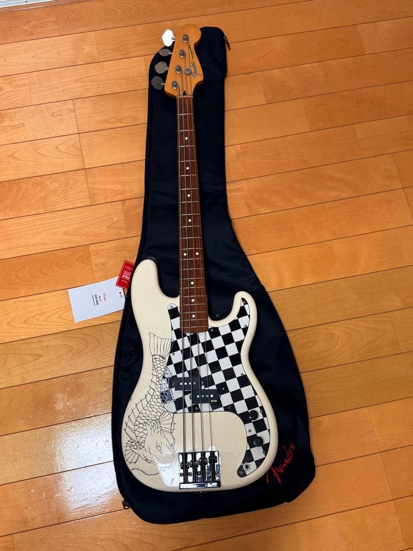 ベース Fender Japan Precision Bass