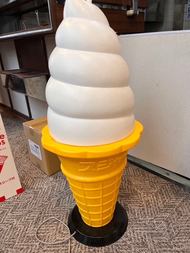 アイスクリームコーン ディスプレイ