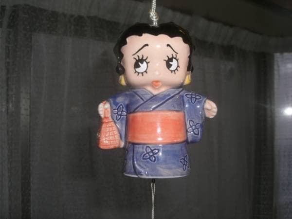 珍品　ベティちゃん　風鈴　着物BETTY　陶器製　ふうりん　和物　昭和レトロ