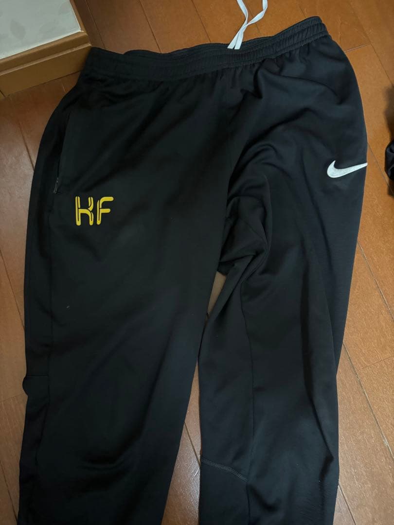 Nike DRI-FIT ブラックジャージパンツ Mサイズ