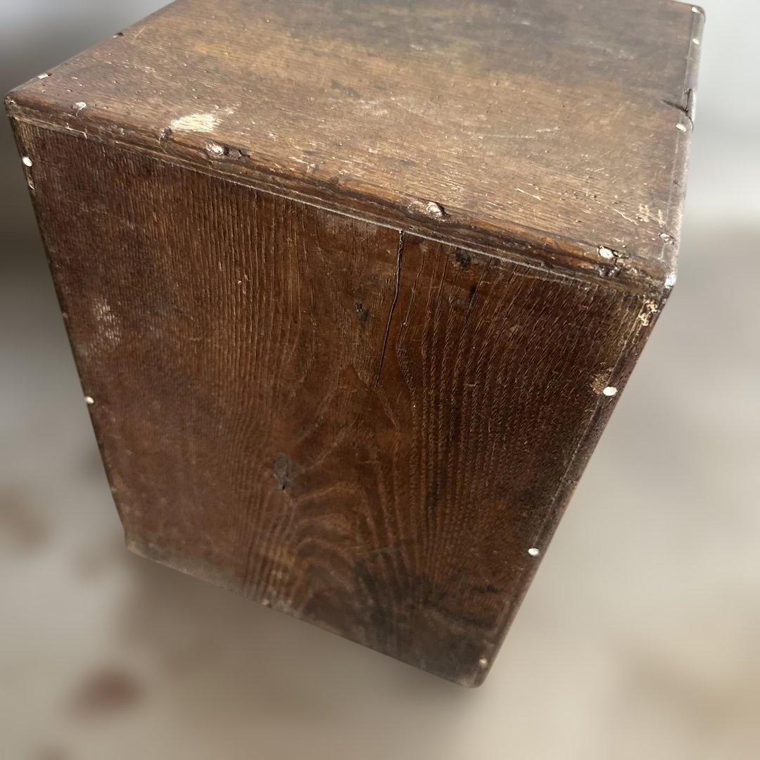 お値下げ❣️ヴィンテージ　グリーンの取っ手がとても可愛い❣️木製4段引き出し箪笥