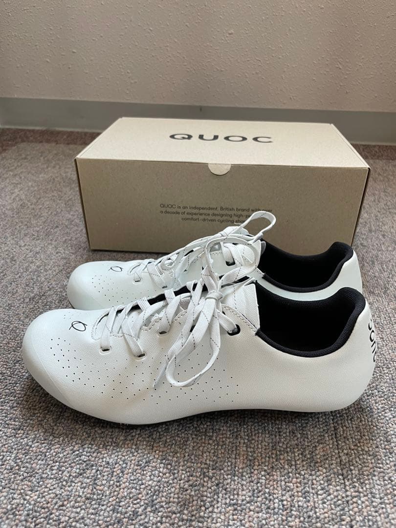 QUOC ホワイト サイクリングシューズ 箱付き