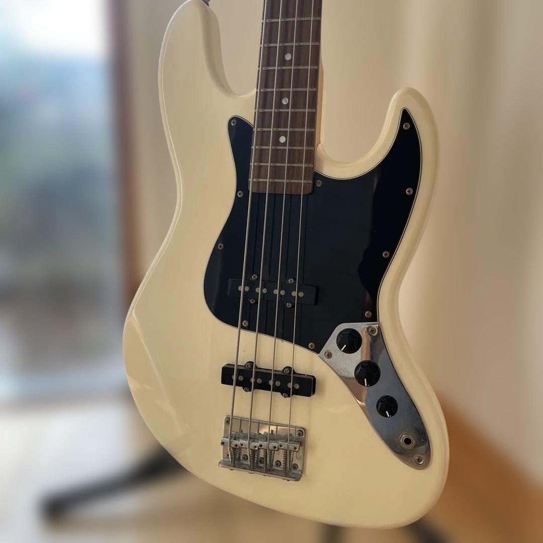 Legend Jazz Bass ジャズベース　ホワイト