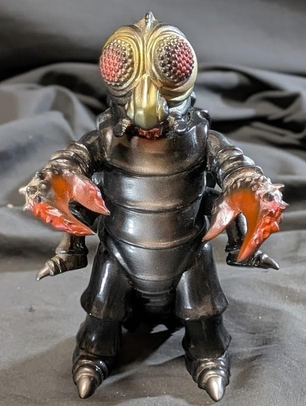 メガヌロン（トイグラフ）ソフビフィギュア