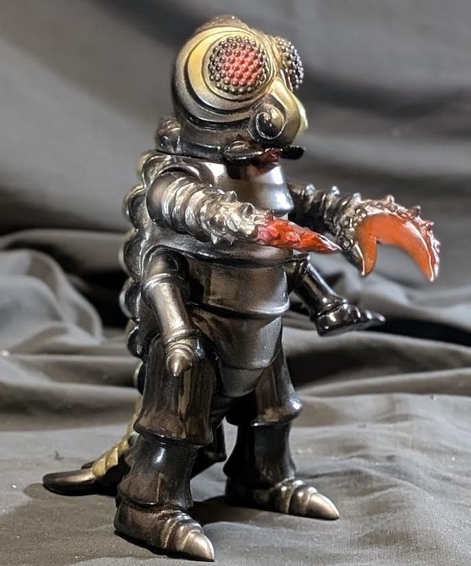 メガヌロン（トイグラフ）ソフビフィギュア