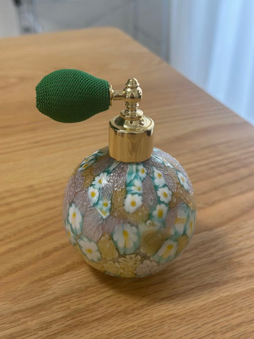 ベネチアングラス　香水瓶　グリーン