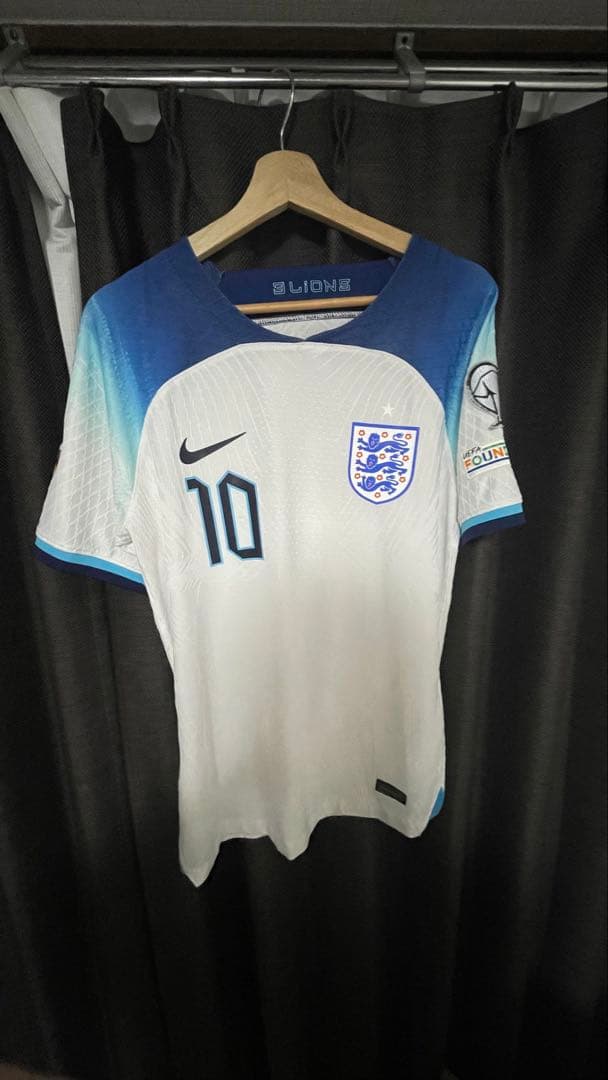 イングランド代表シャツ Alexander-Arnold 10番