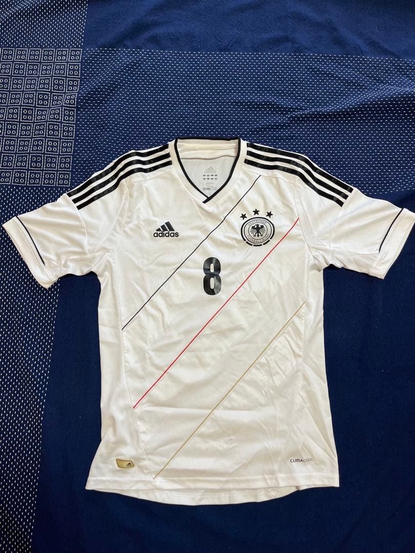 adidas ドイツ代表 ÖZIL 8番シャツ