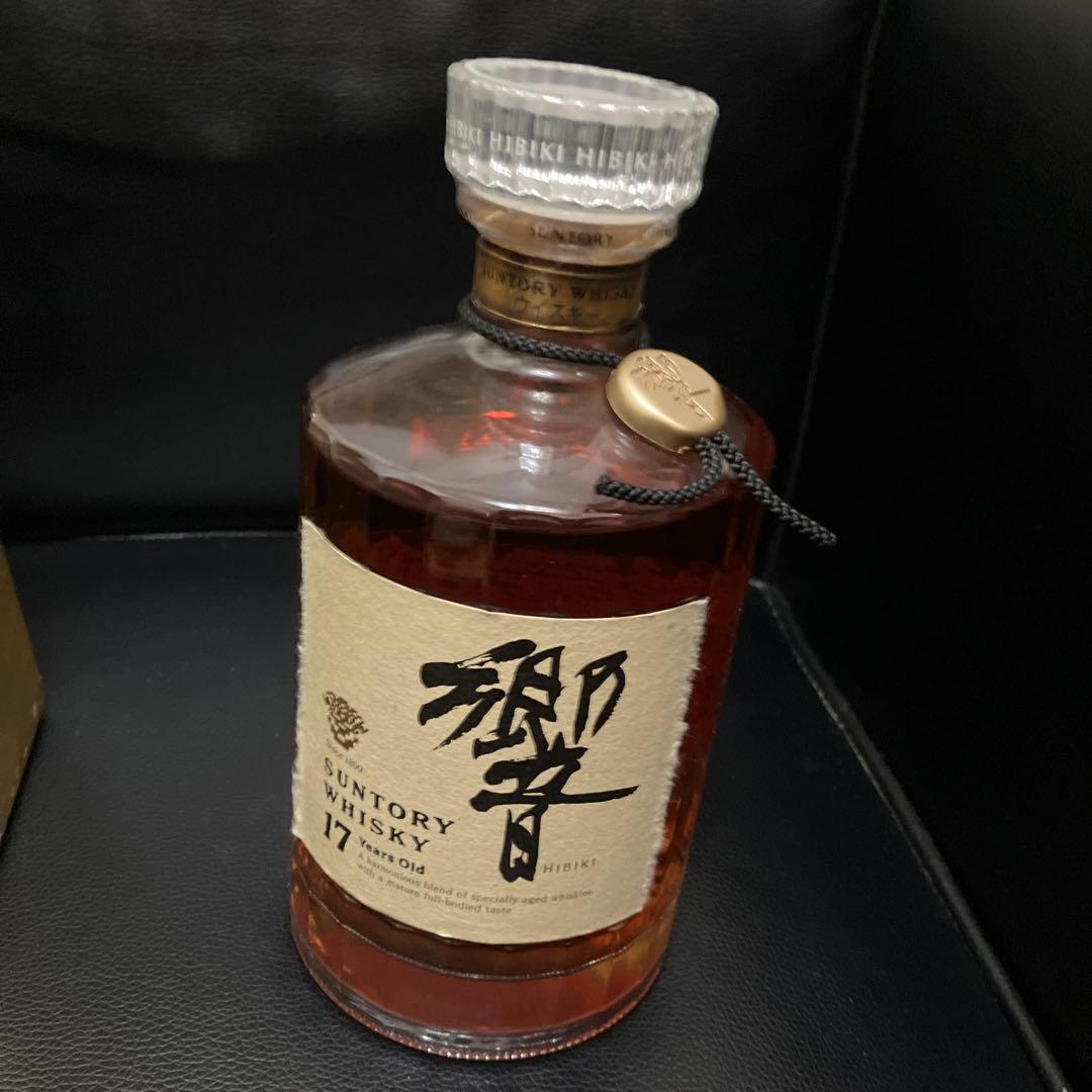 サントリー　響17年　ゴールドカートン