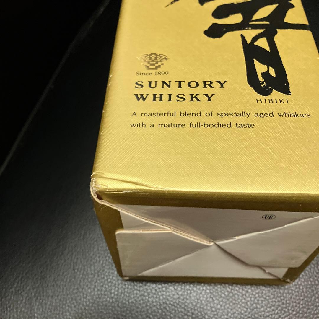 サントリー　響17年　ゴールドカートン