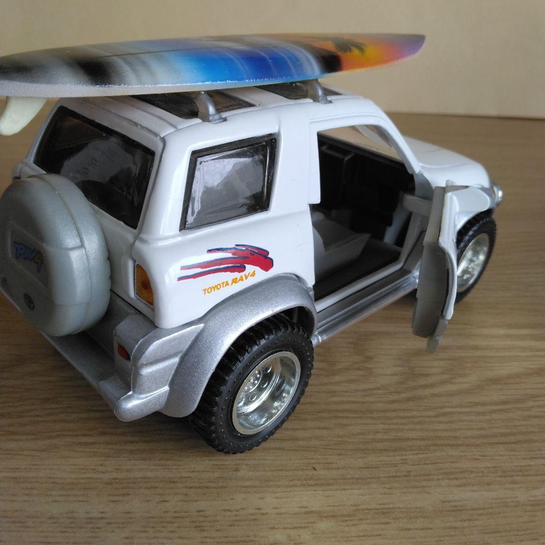 トヨタ RAV4 ホワイト ミニカー プルバックカー　　【超レア】