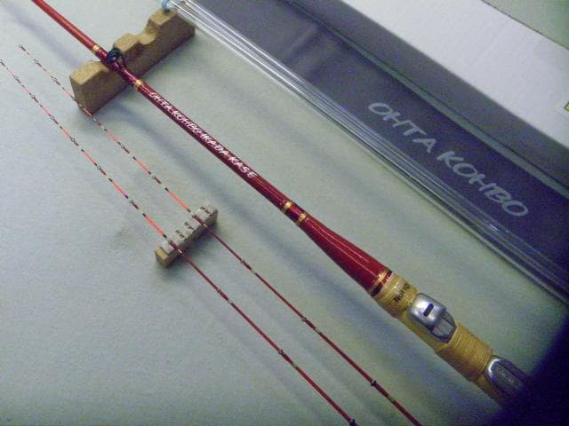 ★(1101)手作り（布袋竹）カセ・筏竿(145cm)【赤色の筏竿】太田工房★