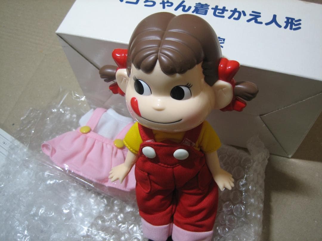 不二家／公式／ペコちゃん／着せ替え人形／新品未使用／着替え完備