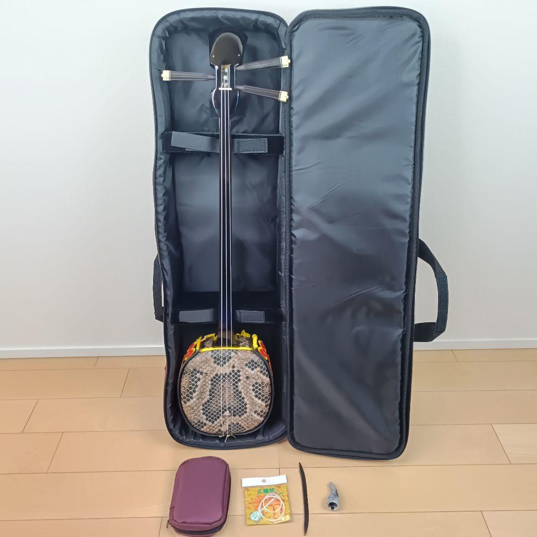 美品 沖縄三線 人工革 ソフトケース、爪、小物入れなど付属