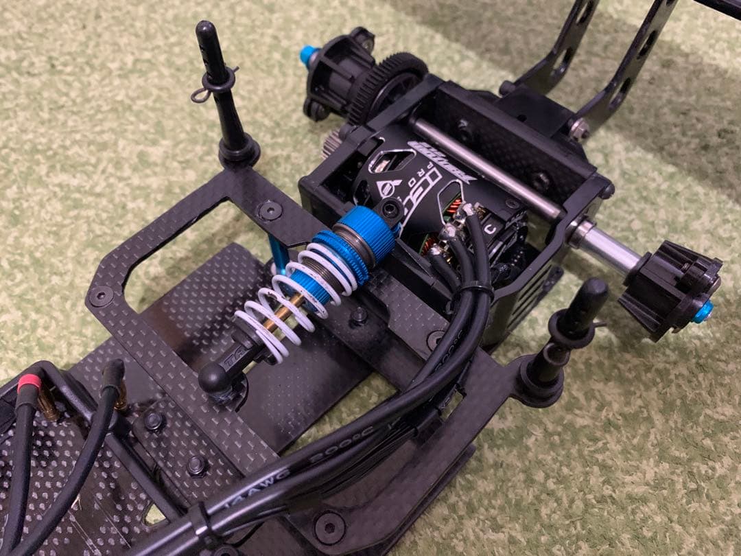 タミヤCカー★メルセデス★カスタムカーボン、サーボ、ブラシレス、スペアパーツ付き