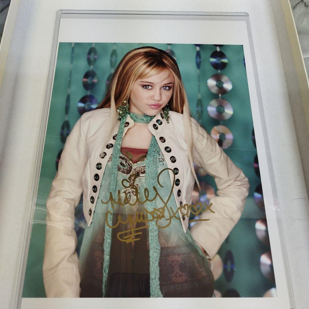 マイリー・サイラス　直筆サイン入り8Ｘ10フォト 証明書付き