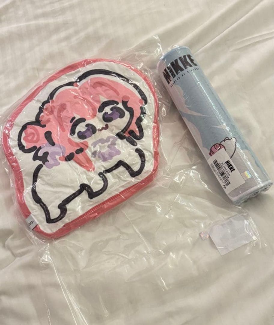 勝利の女神：NIKKE ニケ　韓国　デスクマット　ドロシー　完売　クッション付
