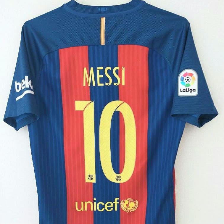 【美品】バルセロナ メッシ 16/17シーズン リーガユニ Mサイズ相当