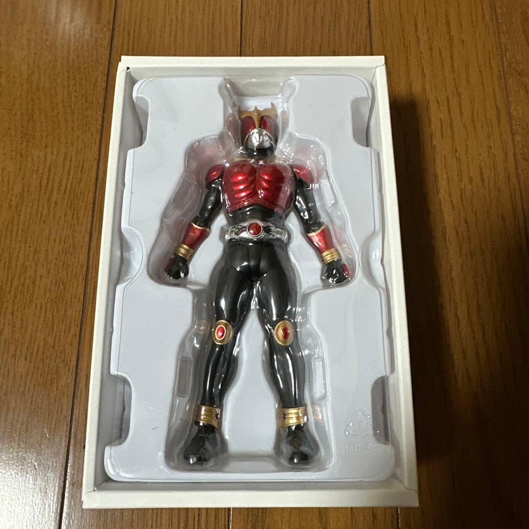 真骨彫　仮面ライダークウガ　ディケイドver