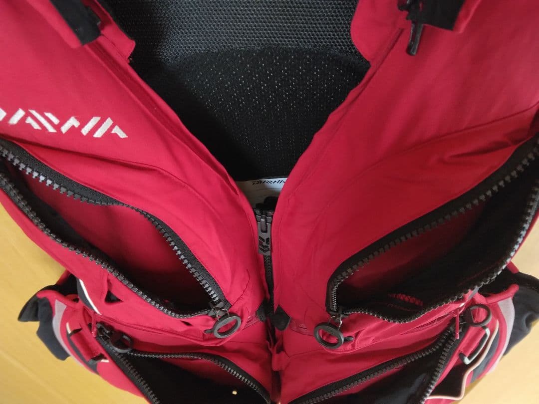 ダイワ　バリアテック枕付フロートベスト　レッド　L