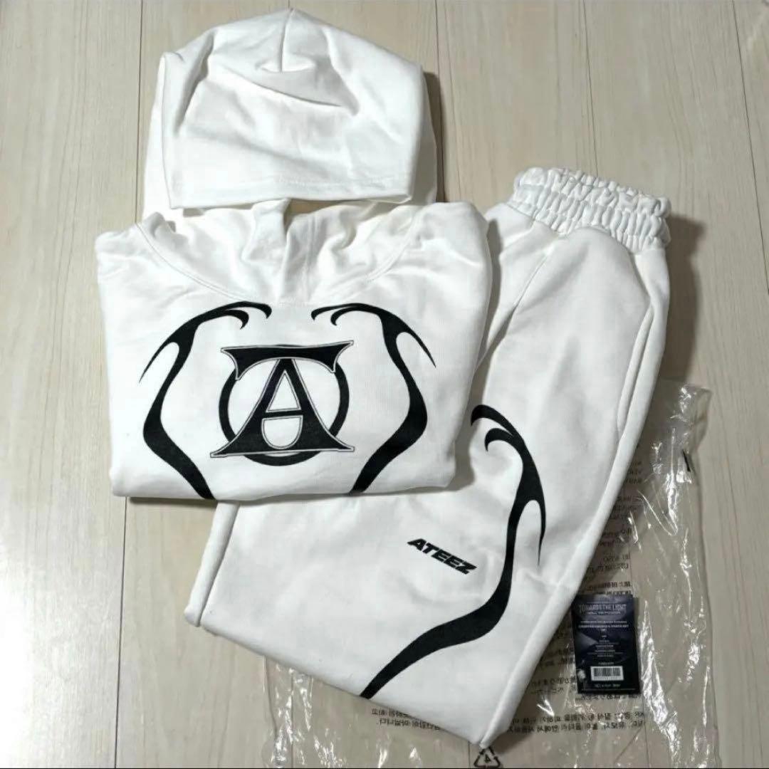 ATEEZ ヨーロッパ 限定 MD クロップド フーディ＆パンツセットMサイズ①