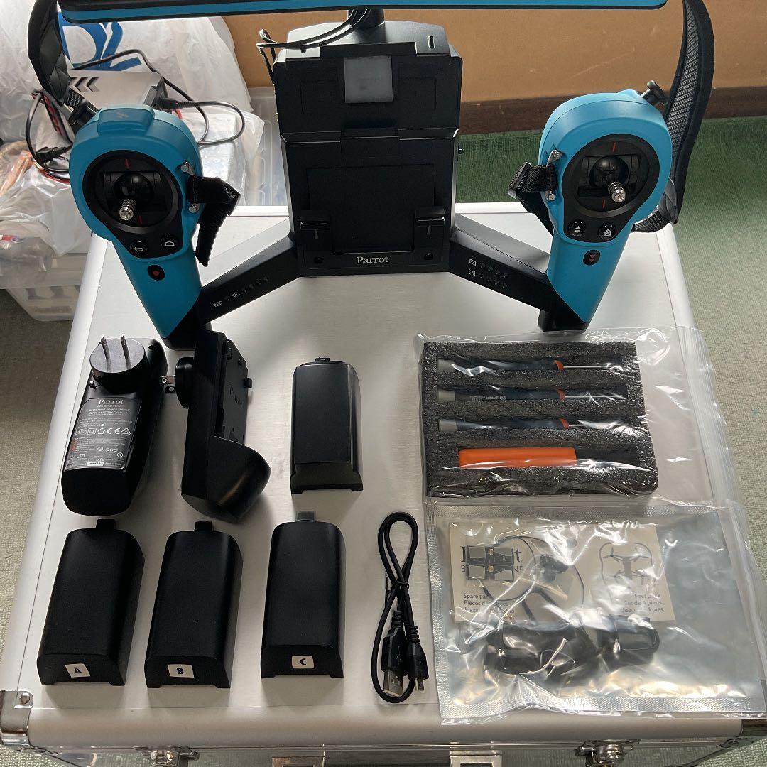 パロット ドローンSKYCONTROLLER ブルー・キャリングケース付き