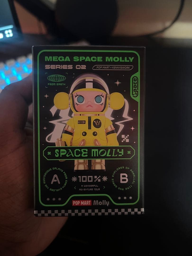 ポップマート スペースモリー シリーズ2 シークレット4バースデーベア100%