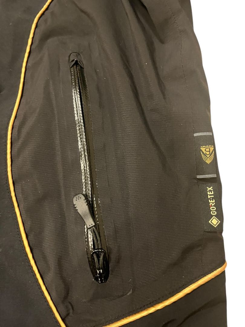 がまかつ　ゴアテックス　レインスーツ　Mサイズ Gamakatsu