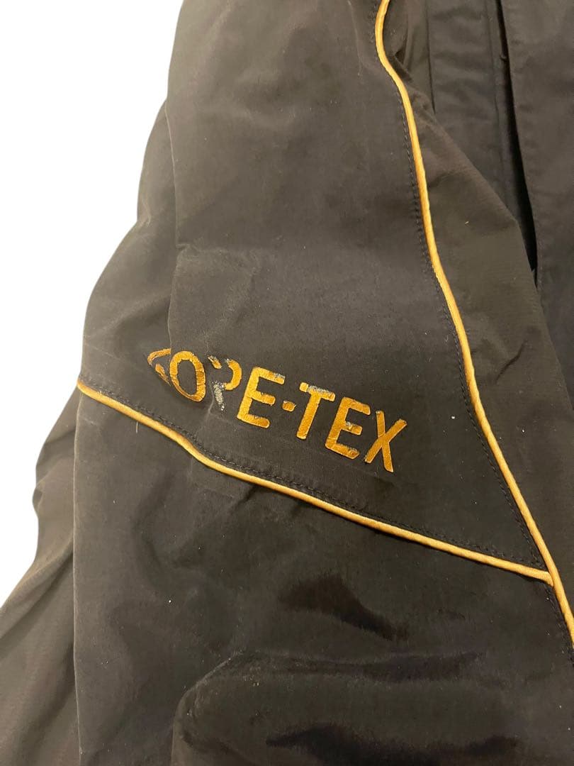 がまかつ　ゴアテックス　レインスーツ　Mサイズ Gamakatsu