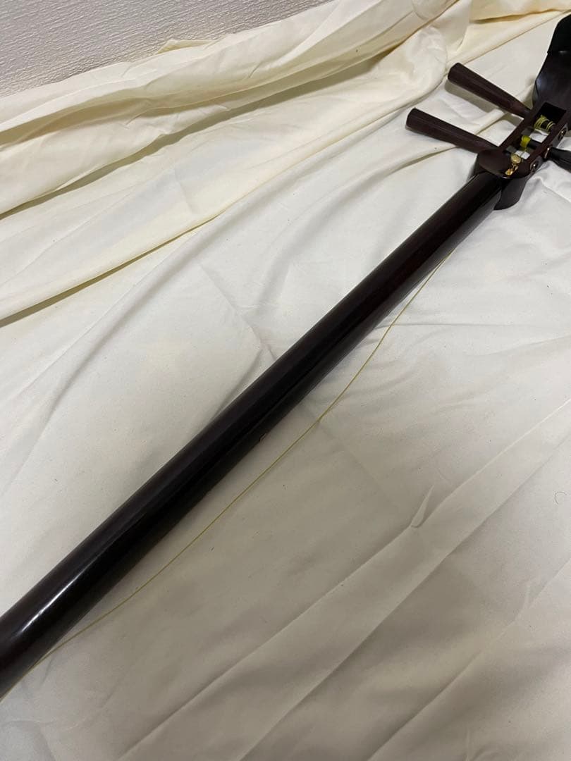 高級三味線 綾杉彫り ケース付属 破れ無し