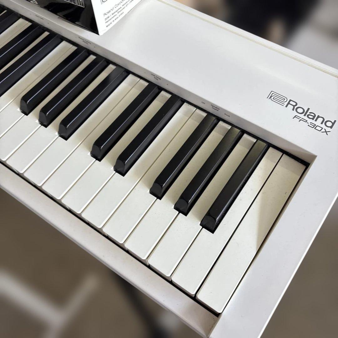 美品　ROLAND　FP-30X WH　21年製　電子ピアノ　台　チェア　セット